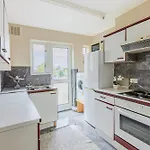 Charming 2Br Apartment With Communal Garden In Acton