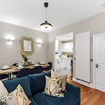 Warm & Cozy 2-Bed Flat-Perfect For Groups!
