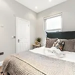 Warm & Cozy 2-Bed Flat-Perfect For Groups!