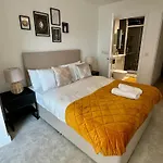 Amazing Apartment In Canary Wharf Two Bedroom