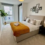 Amazing Apartment In Canary Wharf Two Bedroom
