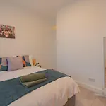 Comfy 1 Bed Flat In Central London Sleeps 3