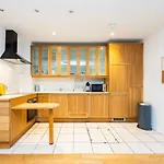 Beautiful Apartment With Spacious Garden - Earl\'S Court