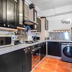 Quirky Apartment In Central London