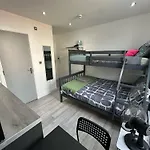 Fulham Guest Studios 268