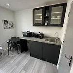 Fulham Guest Studios 268