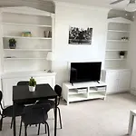 1 Bed Apt In Shepherds Bush-Westfield