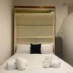 Stylish Studio Apartment In Fulham