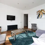 Stunningly Luxurious London Apartment