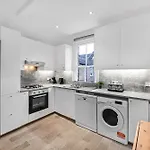 Groves 4 bedroom, Shepherds Bush