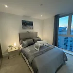 Stunning Luxury 2 Bedroom Apartment Central London