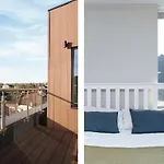 Charming & Modern Flat With Balcony