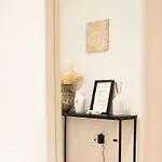 Luxury Apartment In Central London Near Big Ben, Buckingham Palace And London Eye