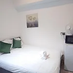 Comfort Camden Studio Apartments