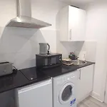 Comfort Camden Studio Apartments