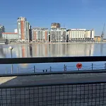 London Excel O2 Arena - Apartment With River View