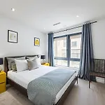 Liverpool St Modern 2 Bed Apartment