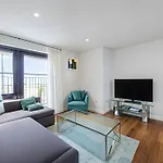 Liverpool St Modern 2 Bed Apartment