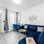 2 Bedroom Ground Floor Apartment In East Dulwich , Leisure Stays , Ideal For Long Stays Weekly & Monthly Offers
