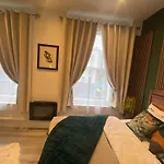 Aimi Luxury Living