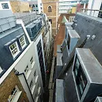 Comfortable Studio With Balcony Near Monument Station