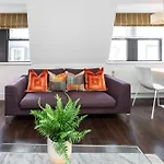Comfortable 1Br Flat Near Monument Station!