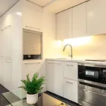 Comfortable 1Br Flat Near Monument Station!