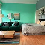 Large Flat Close To Tube Station Zone 2
