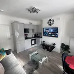 Cozy 2Br-5Guests-Near Attractions-Garden