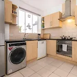 Elegant 2Br Next To Edgware Rd