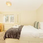 Unique 2Br Duplex, Garden & Parking, 7Min Woodgreen St