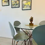 One Bedroom Flat In Chiswick W4