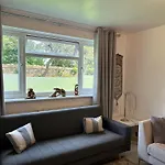 One Bedroom Flat In Chiswick W4