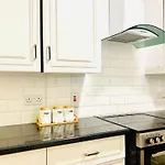 Cosy 2 Bedroom Apartment In Swiss Cottage.