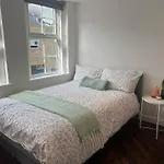 Spacious Battersea Rooms And Apartments
