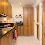 Splendid 2 Bdr Apt With Panoramic View, Acton