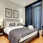 8 Borough Apartments - Modern & Elegant 2-Bed, 2-Bath