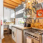 Historic Detached House With Private Courtyard