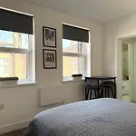 Studio Flat In Old Street 6
