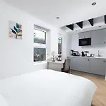 Charmstay Kensington Olympia