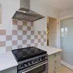 The Kennington Park Retreat - Inviting 2Bdr Apartment