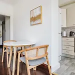Blueground Bayswater Fully Furnished Equipped Lon-579