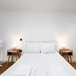 Guestready - A Stylish Haven In London