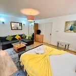 Edgware Road Beautiful Family Apartment