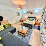 Edgware Road Beautiful Family Apartment