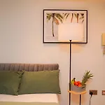 Prime London Studio 7 Mins Tube