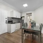 XX - Fitzrovia Modern Apartments