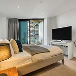 Battersea Power Station 2Br 2Ba River View