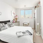Charming 2 Bedrooms At Langdon Park Dlr