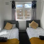 London Budget Maisonette